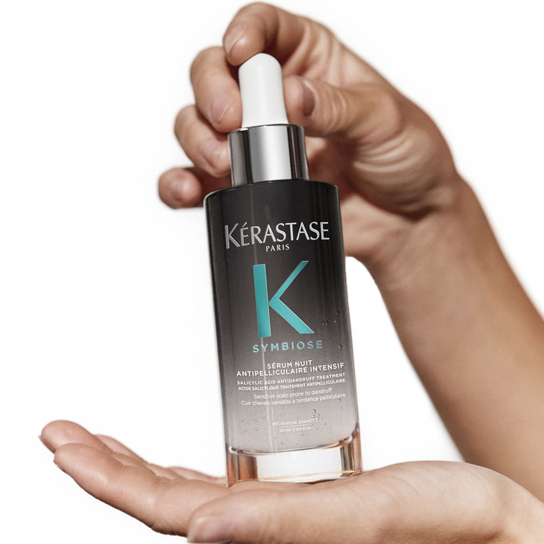 Kerastase Serum Nuit Antipelliculaire Antidandruff Night Serum in hand