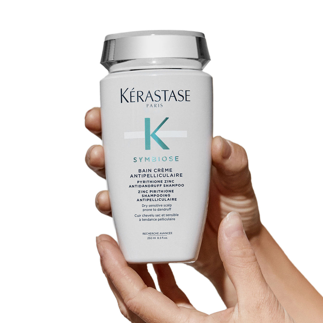 Kerastase Bain Creme Antipelliculaire Antidandruff Shampooin hand